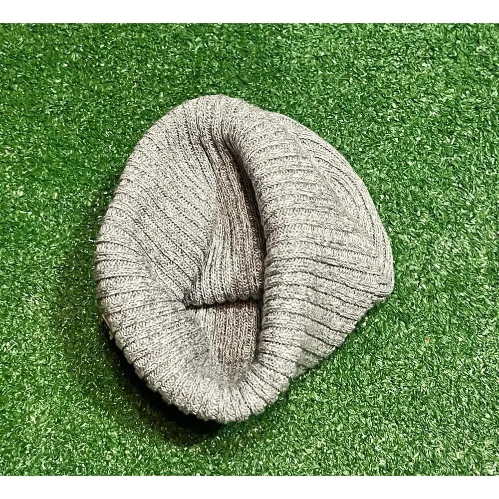 Adidas Beanie Women OS Gray Ribbed Knit Cuffed Logo Patch Hat‎ Neutral Outdoor